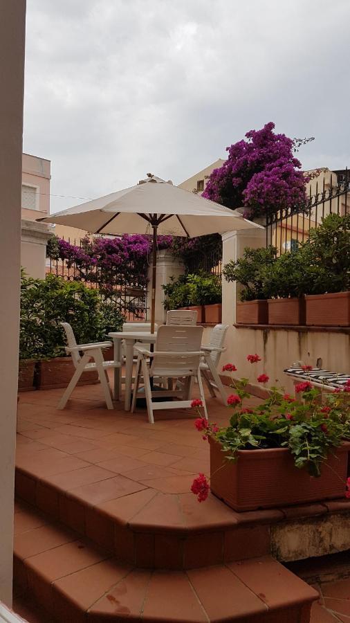 Monolocale In Villa Centrale La Maddalena  Luaran gambar
